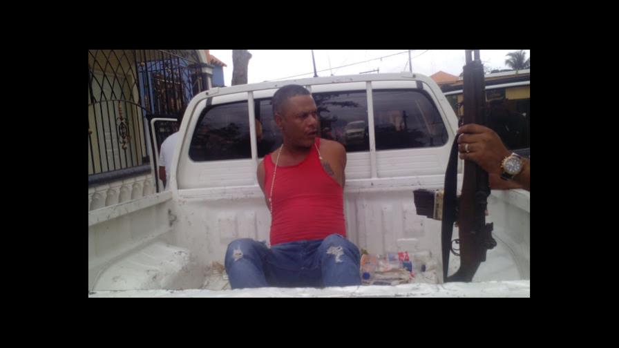 Apresan acusado de robar yipeta y extorsionar al dueño por whatsapp para devolvérsela