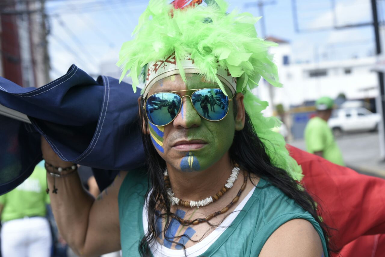 Un manifestante en San Francisco de Macorís.