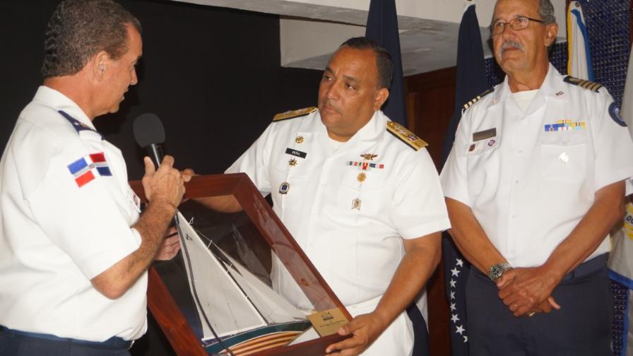 D´Alesandro resalta apoyo de la Armada de la República Dominicana al torneo de pesca interclubes