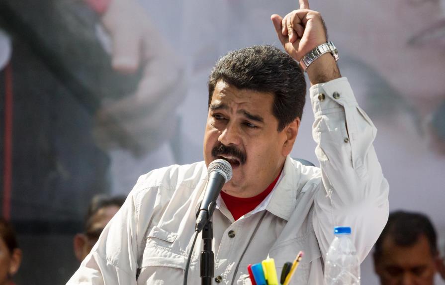 Presidente Maduro asegura muertos en saqueo fueron pagados por oposición para crear caos