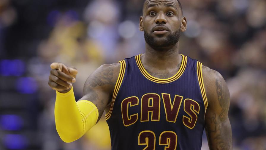 Con triple de LeBron James, Cavaliers barren serie ante Pacers Con triple de LeBron James, Cavaliers barren serie ante Pacers