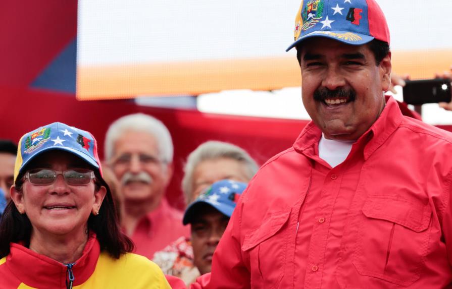 Maduro mueve piezas para calmar protestas pero antichavismo pide más calle
