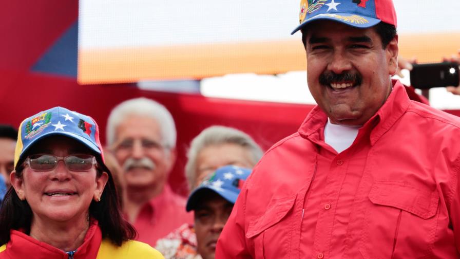 Maduro mueve piezas para calmar protestas pero antichavismo pide más calle