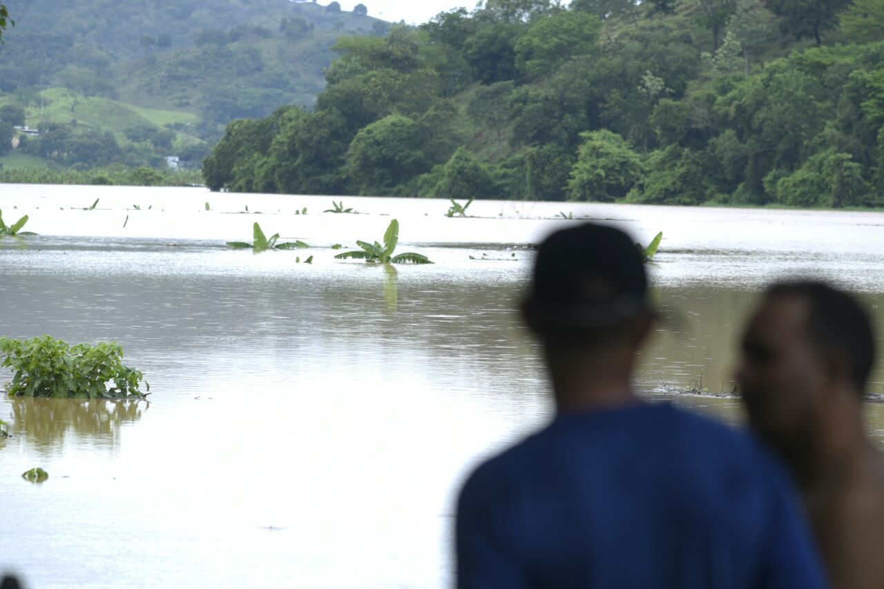 Los ríos están crecidos producto de las lluvias registradas en el país durante las últimas horas.