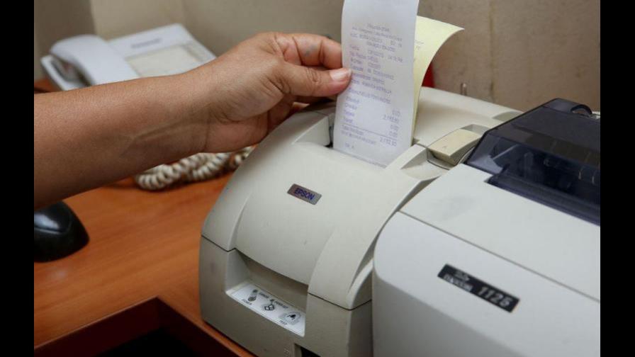 CREES: República Dominicana, el país de la región que más depende de impuestos