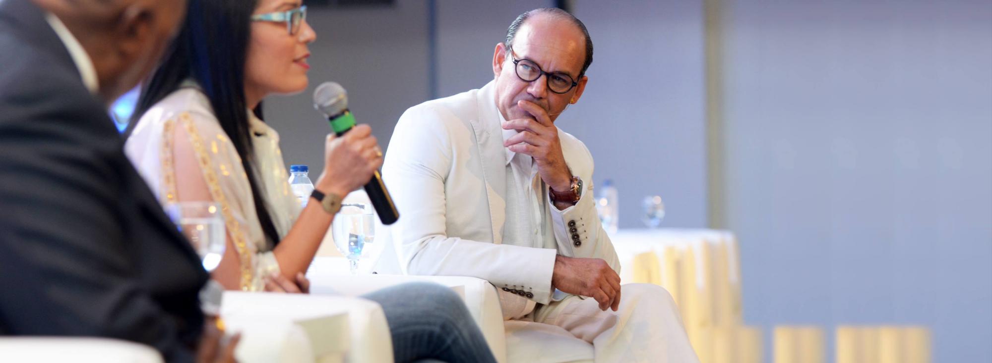 Miguel José Moya, conferencista anfitrión