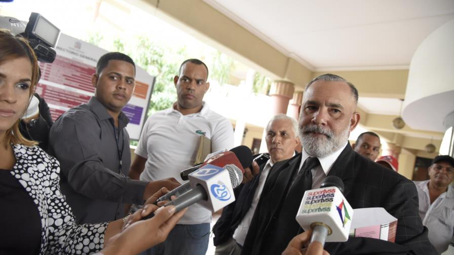 Regidor denuncia que dos hombres intentaron asesinarlo en Santiago Regidor denuncia que dos hombres intentaron asesinarlo en Santiago