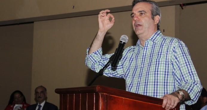 Luis Abinader acusa al Gobierno de crear “falso argumento” contra la Marcha Verde