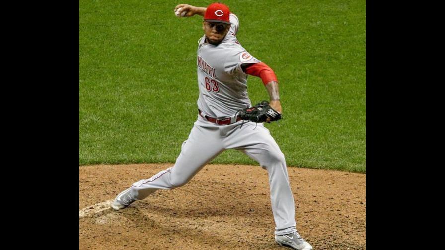 VIDEO:El dominicano Ariel Hernández debutó lanzando a 100 millas por hora