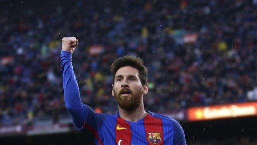 Barcelona golea al Osasuna; Messi recibió un homenaje