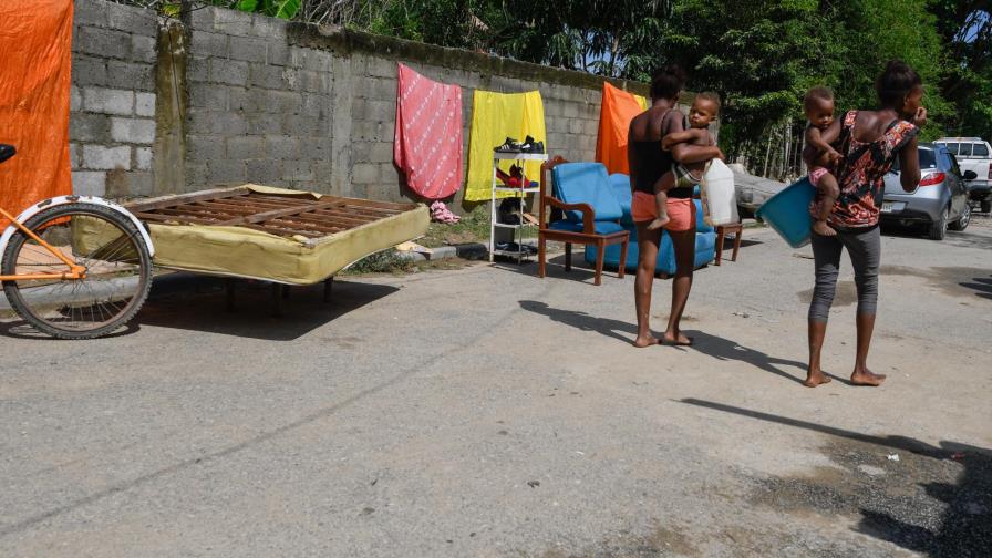 Barahona, Duarte y San Cristóbal, las provincias donde más ha llovido en 72 horas
En San Cristóbal la gente empieza a regresar a los hogares 
Autoridades de Salud Pública vigilan albergues