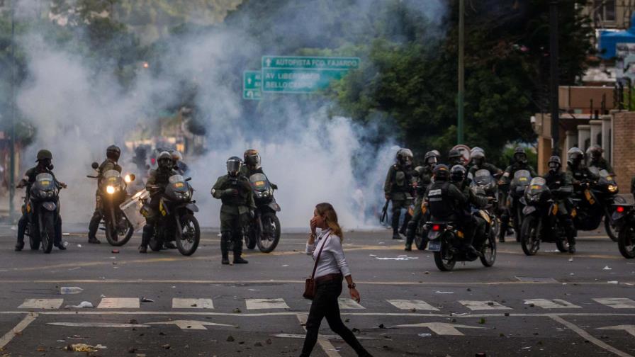 Exmandatarios que acompañan diálogo en Venezuela piden que cese la violencia 
