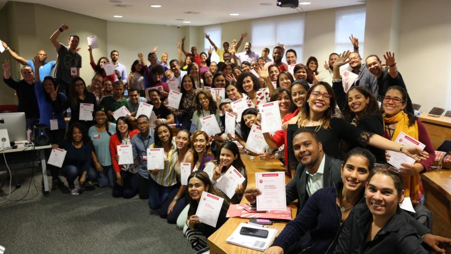 Buscan elevar el nivel de la locución en República Dominicana