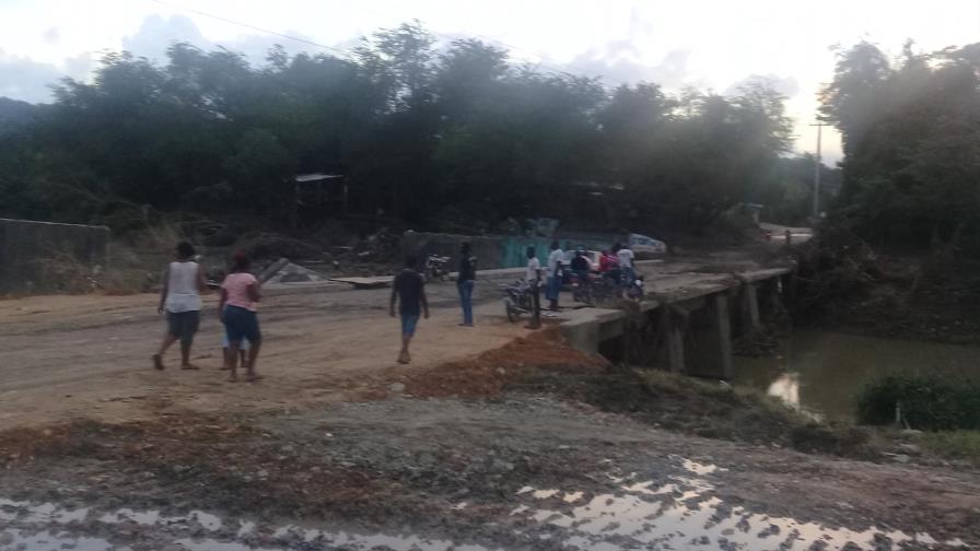 MOPC reabre al tránsito del puente que comunica Haina con Santo Domingo Oeste