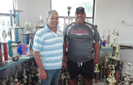 Delvin Pascual vive por el desarrollo del sóftbol  dominicano