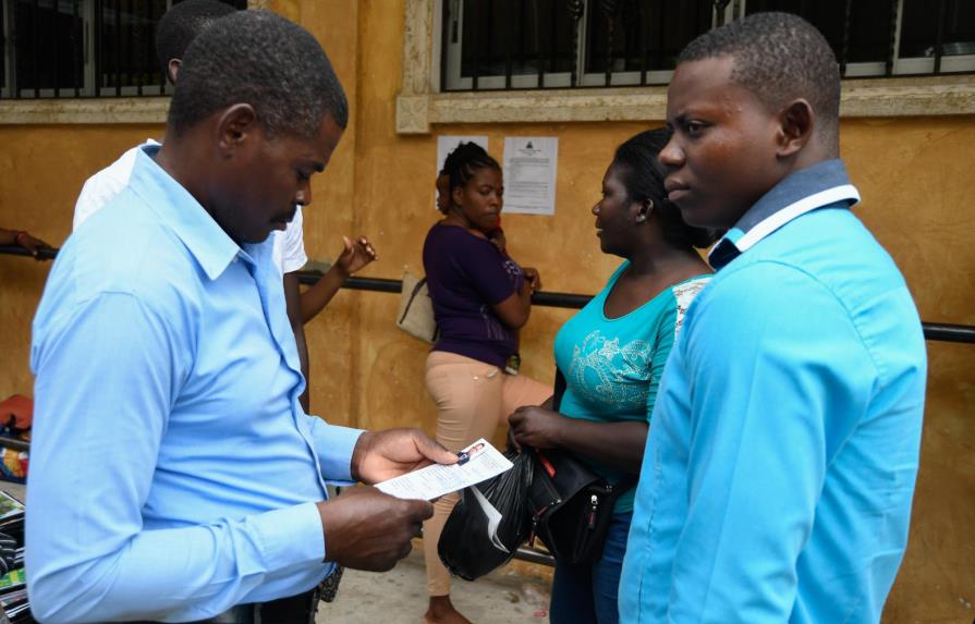 Autoridades haitianas iniciaron la entrega de documentos en bateyes