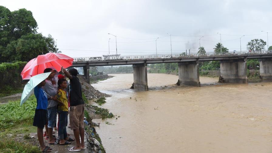 El COE prohíbe uso de ríos en provincias en alerta este fin de semana largo El COE prohíbe uso de ríos en provincias en alerta este fin de semana largo