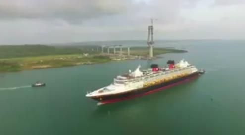 Primer crucero transita por la ampliación del Canal de Panamá