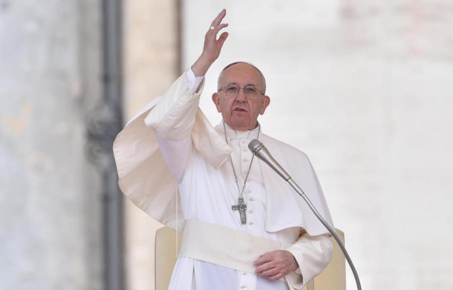 El papa urge a evitar más violencia en Venezuela y a “soluciones negociadas”