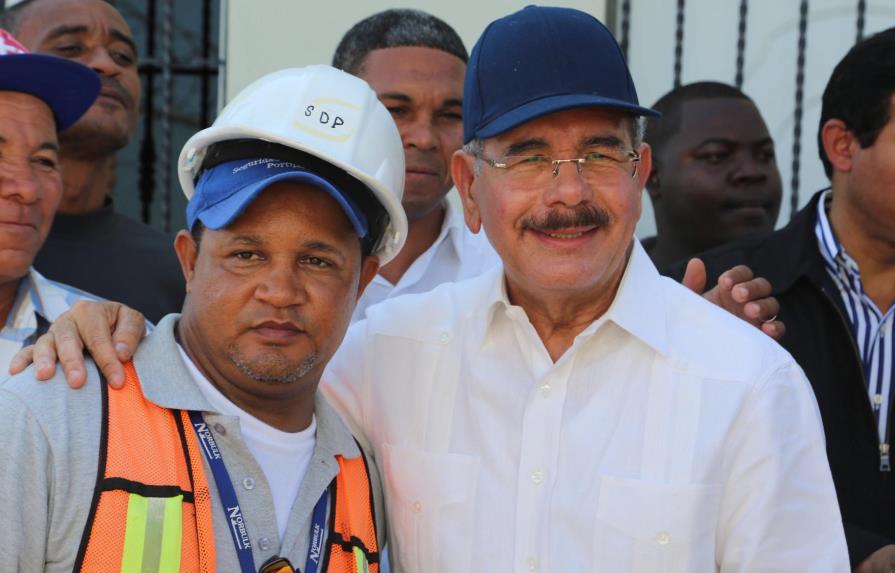“Gran parte de la población disfruta de salarios dignos”, dice el Presidente en mensaje por Día de los Trabajadores