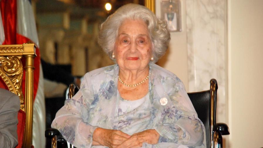 Doña Carmen Quidiello, viuda del profesor Juan Bosch, cumplió 102 años 