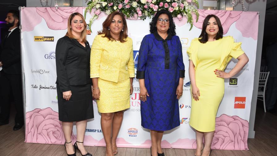 Destacando el rol de la mujer dominicana Destacando el rol de la mujer dominicana