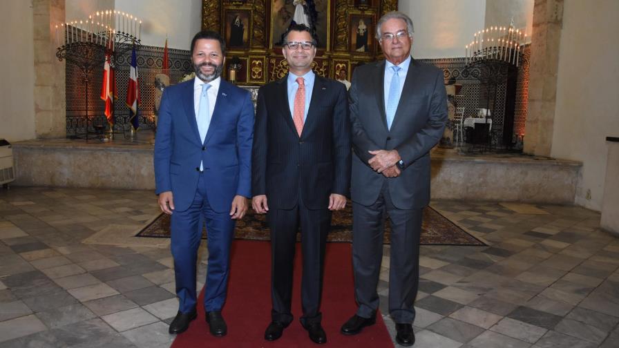 Excel celebra 15 años de servicio