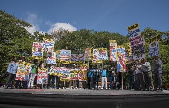 Sindicatos advierten que continuarán su lucha para que se aumente 20% al salario mínimo