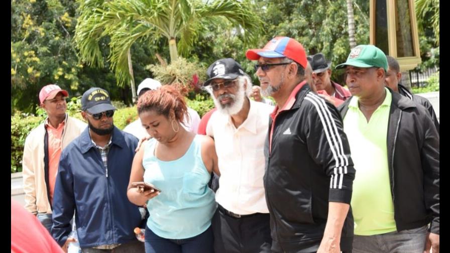 Juan Hubieres sufre otro desmayo, esta vez en el Altar de la Patria