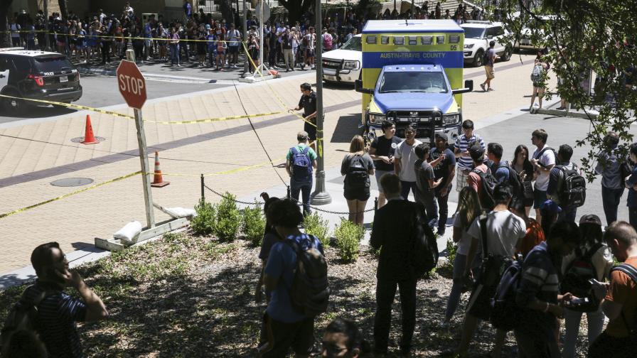 Un muerto y tres heridos por apuñalamiento en una universidad de EE.UU. Un muerto y tres heridos por apuñalamiento en una universidad de EE.UU.