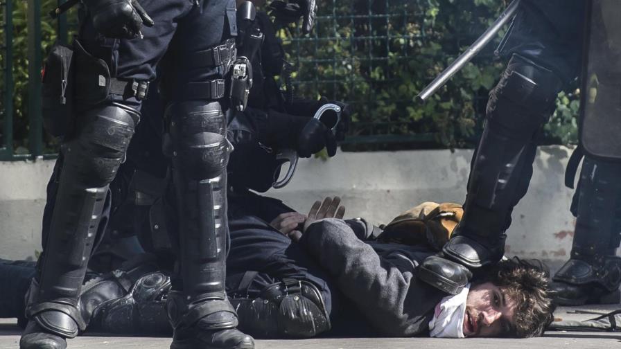  División y altercados marcan los diversos actos sindicales en Francia