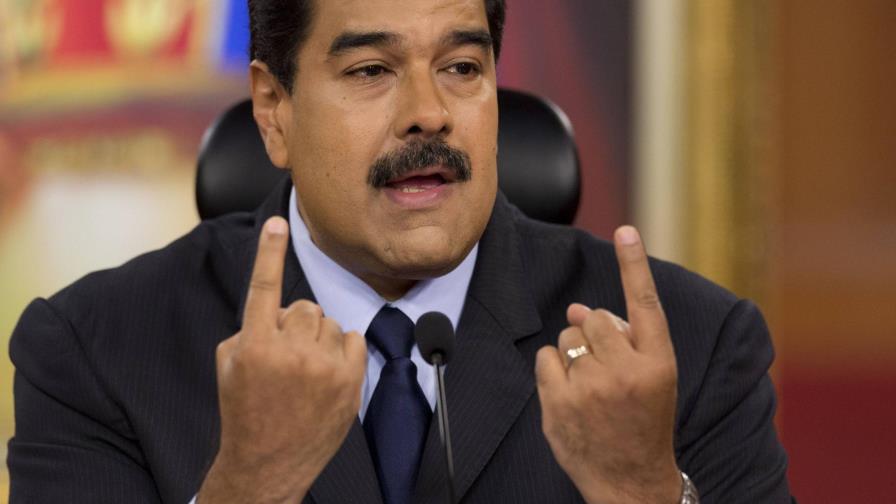 Maduro impulsa nueva Constitución en Venezuela frente a ofensiva opositora