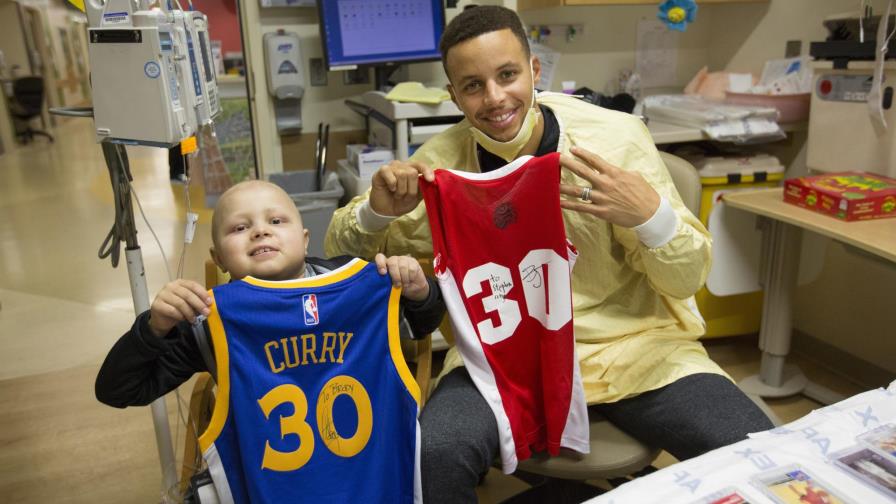 Muere de cáncer el niño Brody Stephens, amigo de Stephen Curry Muere de cáncer el niño Brody Stephens, amigo de Stephen Curry