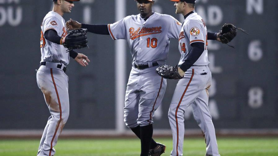 Medias Rojas se disculpan por insultos racistas contra Jones 