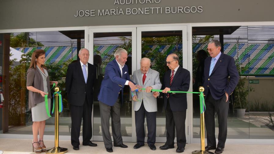 Auditorio en memoria de Bonetti Burgos