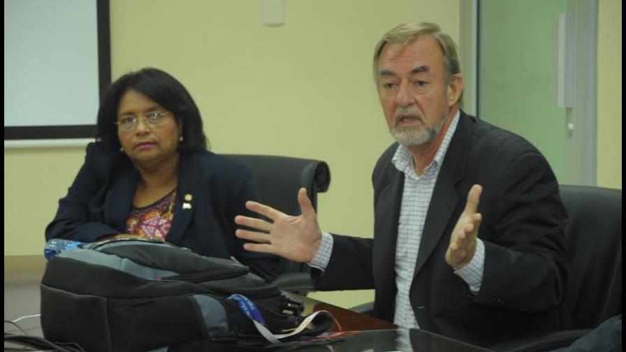 Salud Pública dice bajan cifras de enfermedades transmitidas por mosquito; pide eliminar criaderos Salud Pública dice bajan cifras de enfermedades transmitidas por mosquito; pide eliminar criaderos