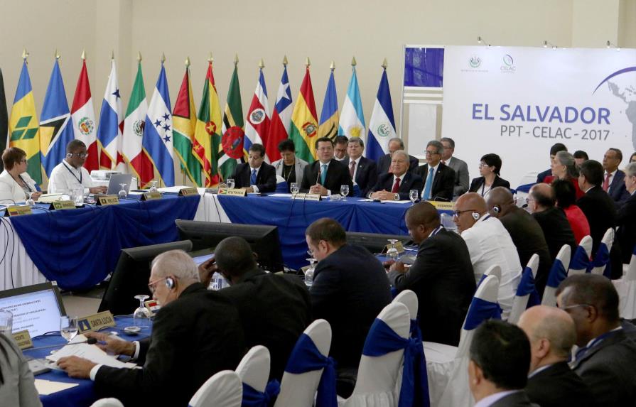 Celac culmina reunión sin apoyo definido a Venezuela pero llama al diálogo
