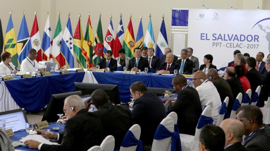 Celac culmina reunión sin apoyo definido a Venezuela pero llama al diálogo