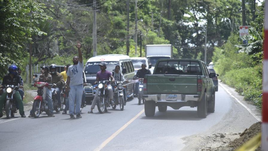 Reanudan tránsito en la carretera La Herradura en Santiago 