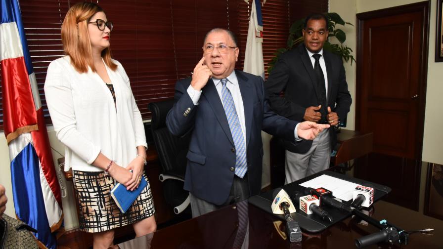 Patronos y sindicalistas aceptan que el aumento salarial se divida en dos partidas