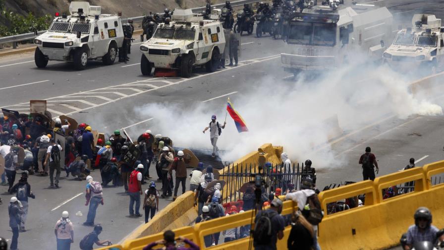 Suman 33 los muertos durante las protestas en Venezuela 