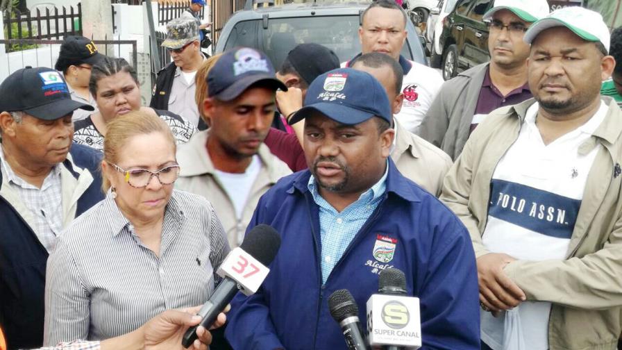 Alcalde Polanco solicita al Presidente reubicar familias de Los Coordinadores y Las Cucarachas 
