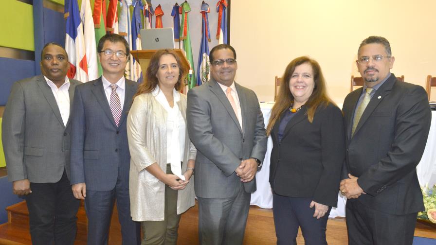 Aduanas de la región se reúnen en el país para trazar agenda sobre la protección del Medio Ambiente Aduanas de la región se reúnen en el país para trazar agenda sobre la protección del Medio Ambiente