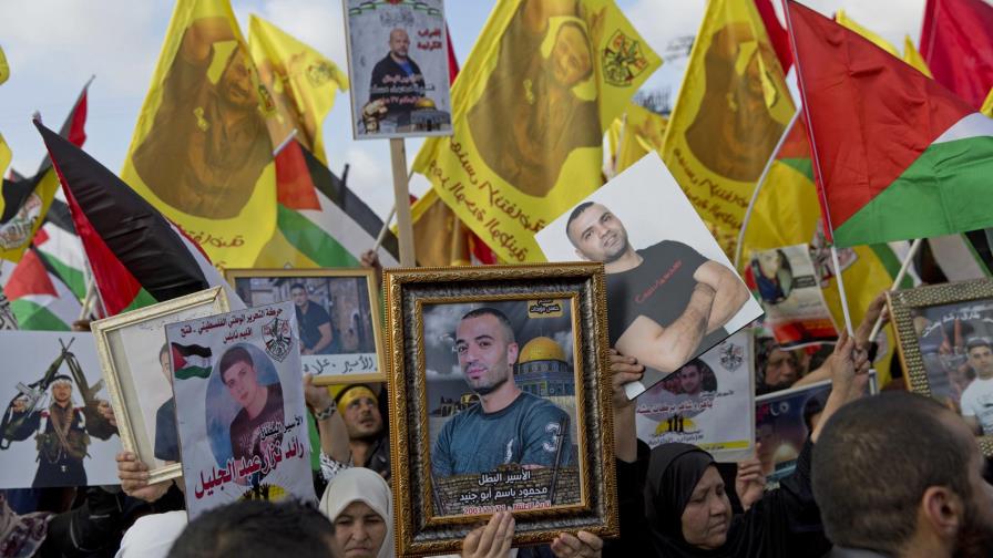 Miles marchan en apoyo a reos palestinos en huelga de hambre 