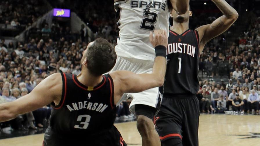 Cavaliers toman ventaja de 2-0 y Spurs empatan (1-1) la serie 