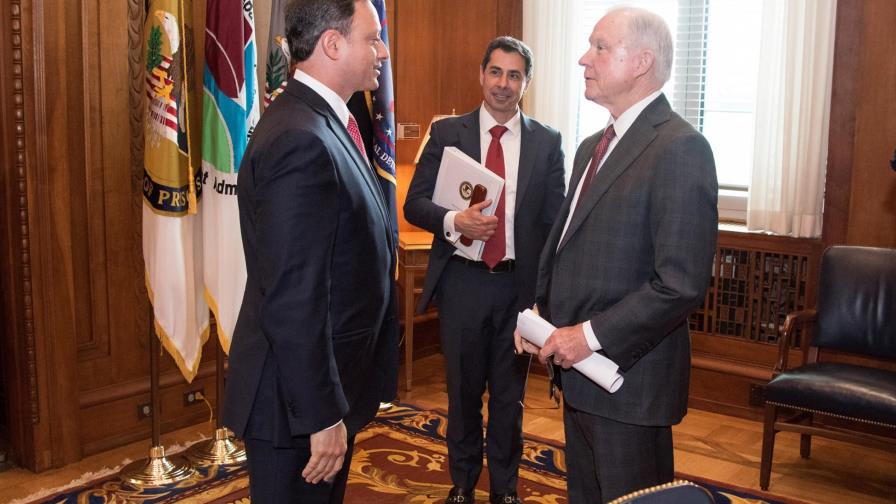 Procurador conversa sobre Odebrecht con  fiscal general estadounidense 