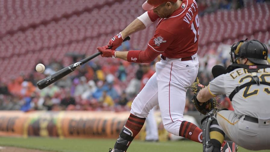 Joey Votto y Adleman comandan victoria de Rojos ante Piratas 