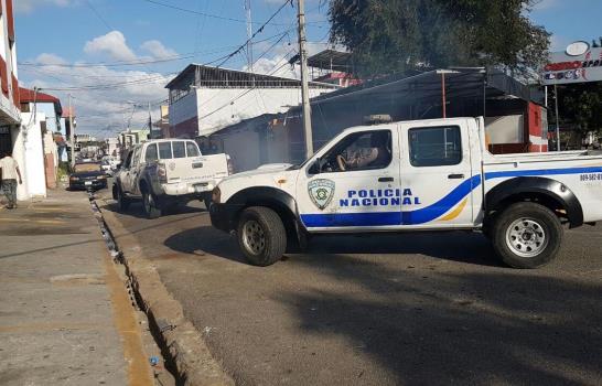 Queman neumáticos y obstaculizan calles en rechazo a medida del Ayuntamiento de Santiago