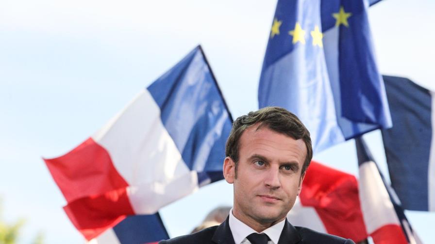Macron redobla su ofensiva frente a Le Pen en una campaña al ‘rojo vivo’