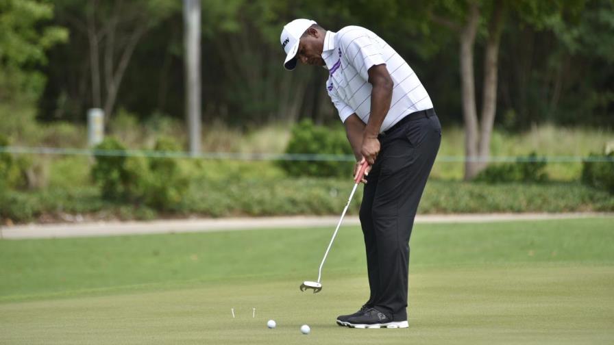 Julio Santos sigue firme en el golf, el deporte de sus grandes amores